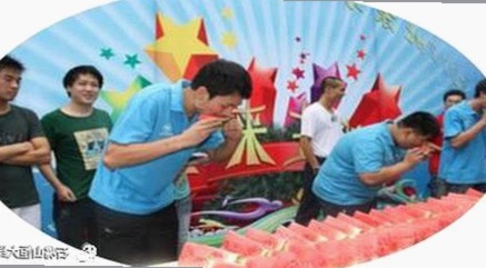 小🐔🐔伸进🈲🔞🔞免费版：网络内容的合法性与风险分析