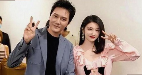 小🐔🐔伸进🈲🔞🔞免费版：网络内容的合法性与风险分析